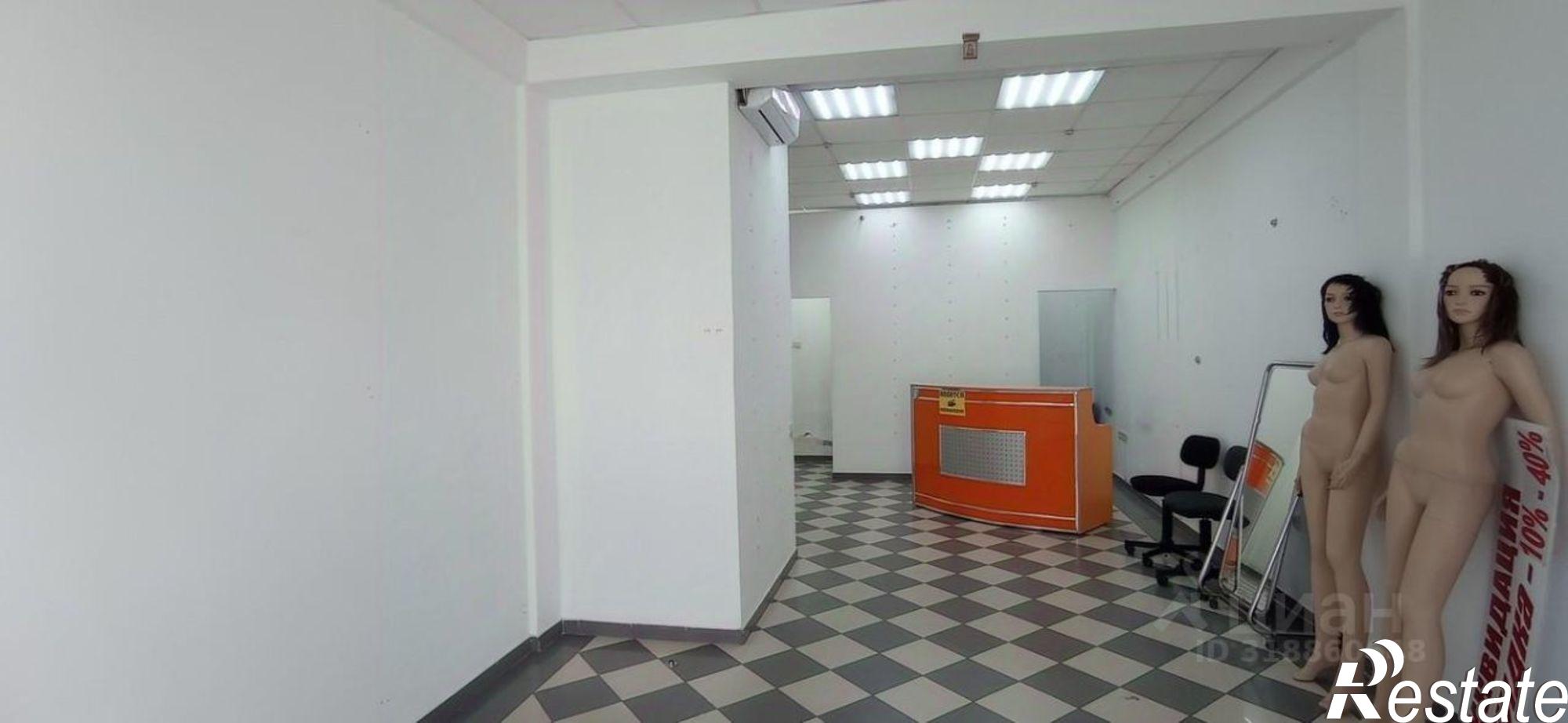 Купить торговое помещение за 4 900 040 рублей на ул Краснодарская, 1