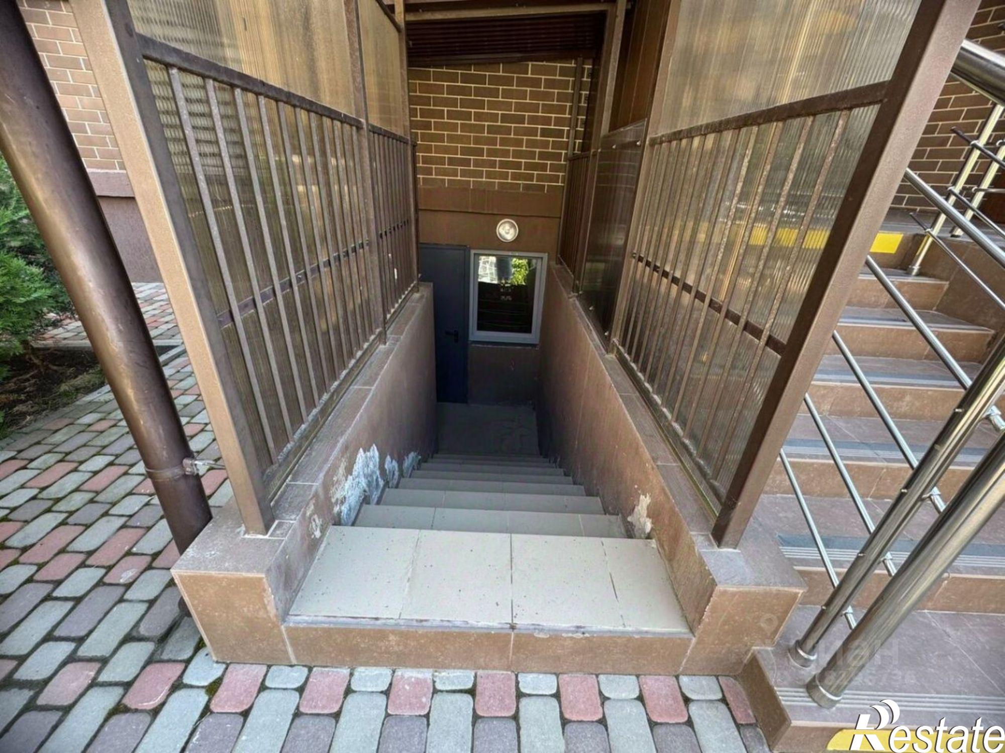 Купить складское помещение за 640 159 рублей на ул Ленина, 202