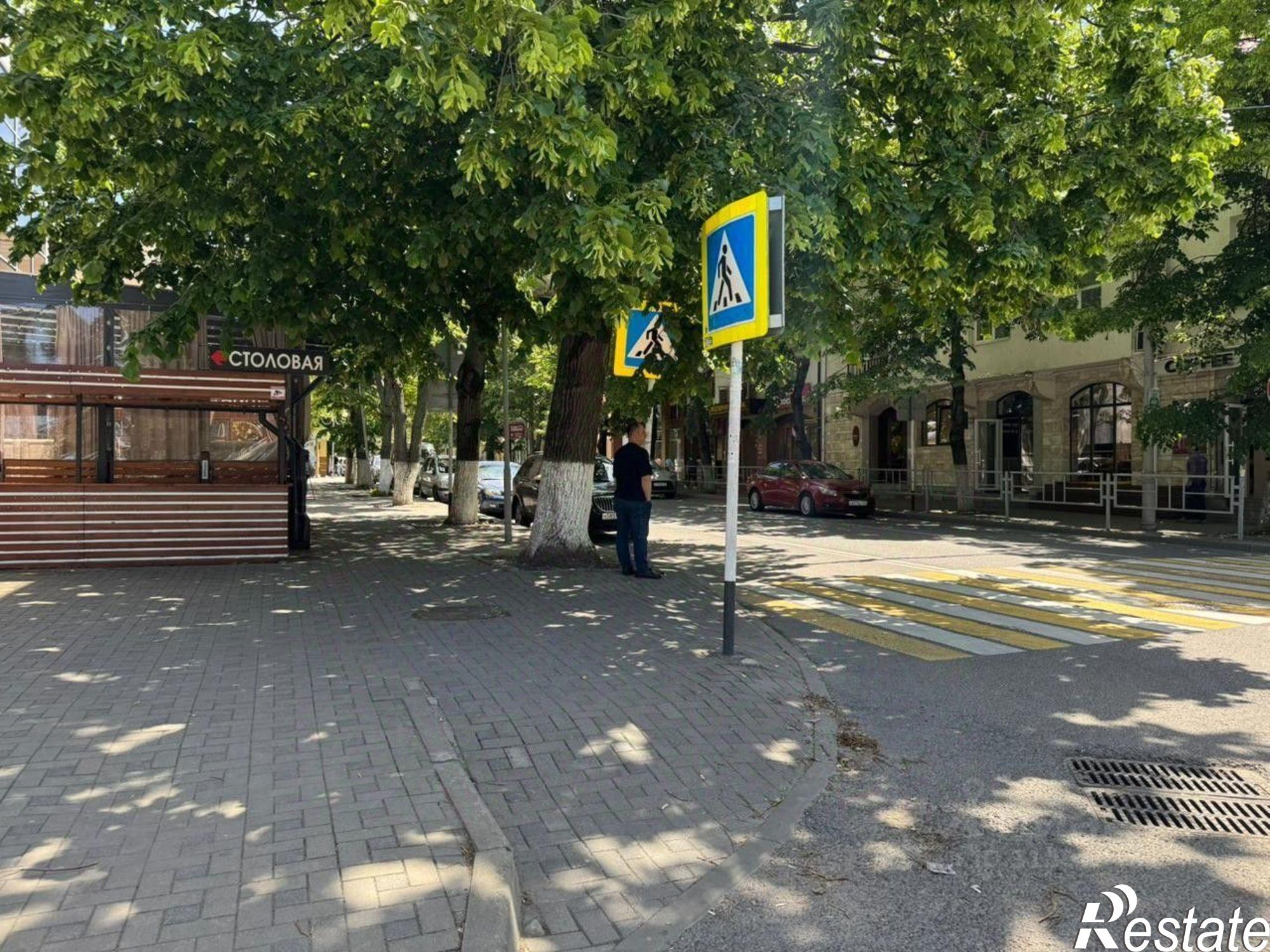 Купить торговое помещение за 20 500 200 рублей на улица Кирова