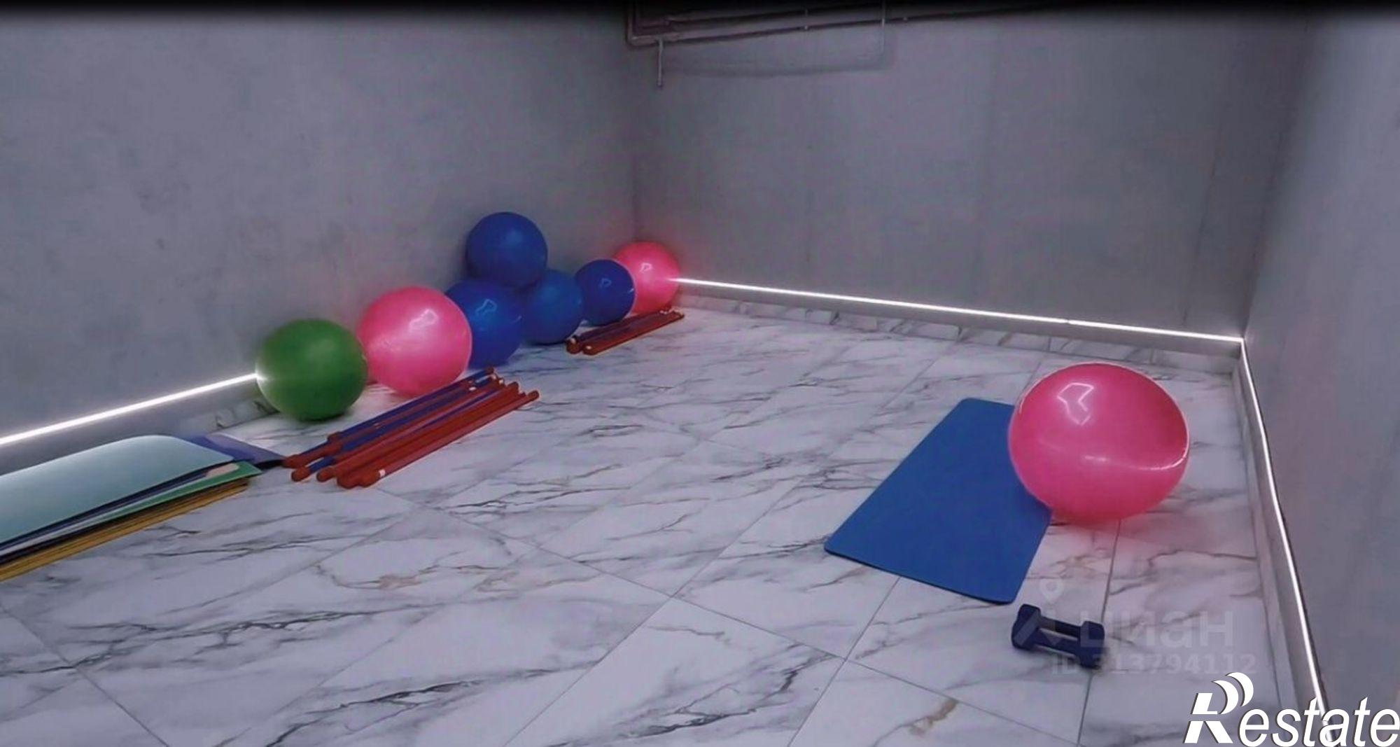 Купить помещение свободного назначения за 6 499 000 рублей на 12-й микрорайон, 36А