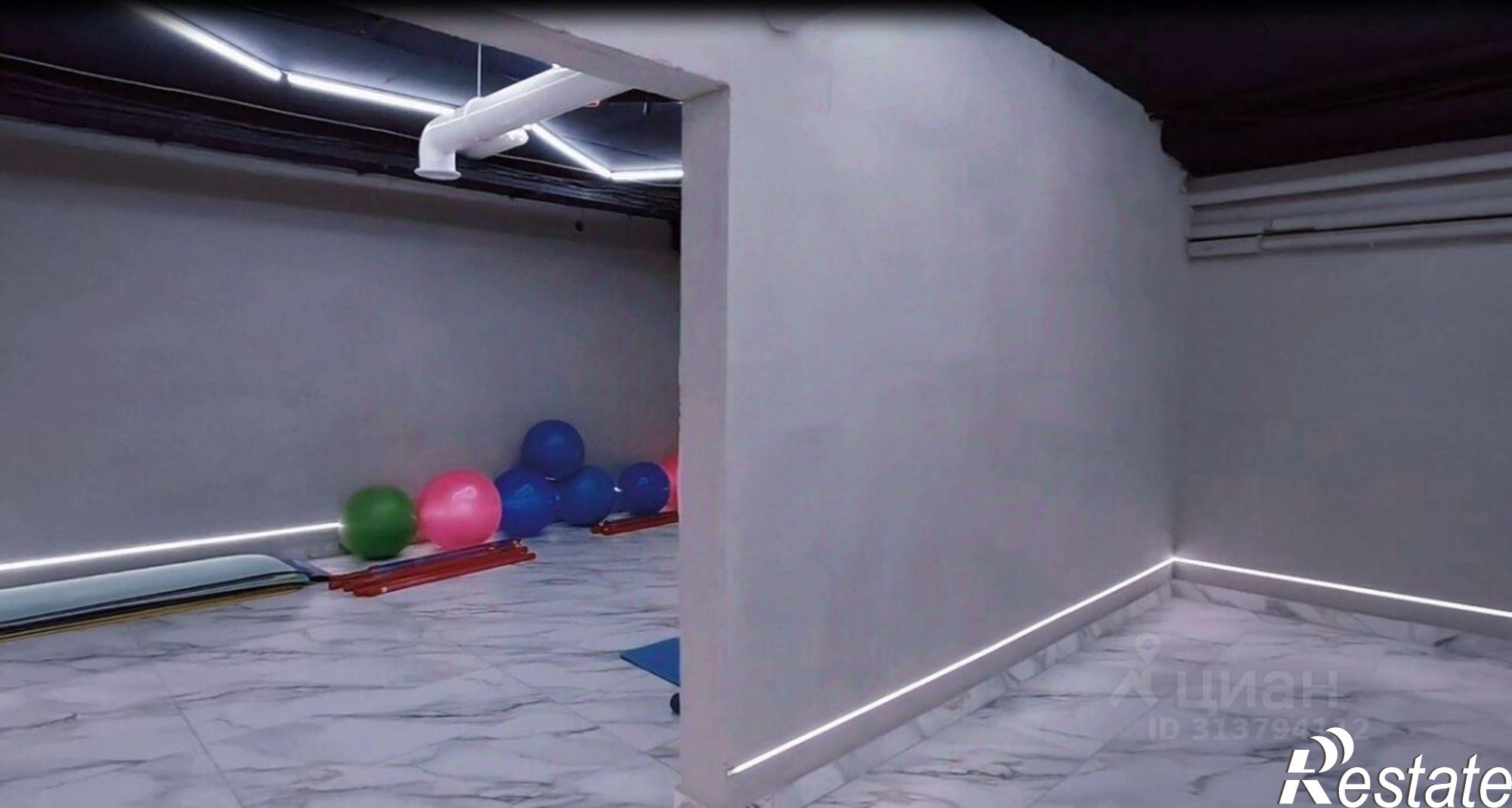 Купить помещение свободного назначения за 6 499 000 рублей на 12-й микрорайон, 36А