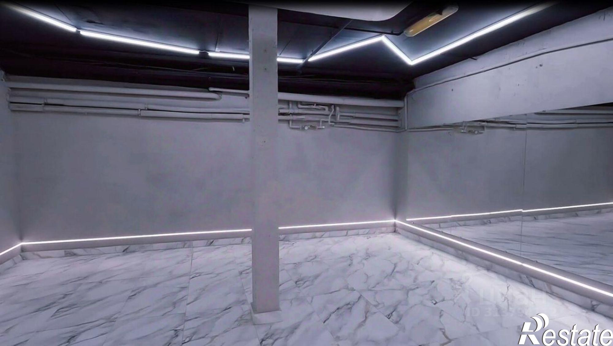 Купить помещение свободного назначения за 6 499 000 рублей на 12-й микрорайон, 36А