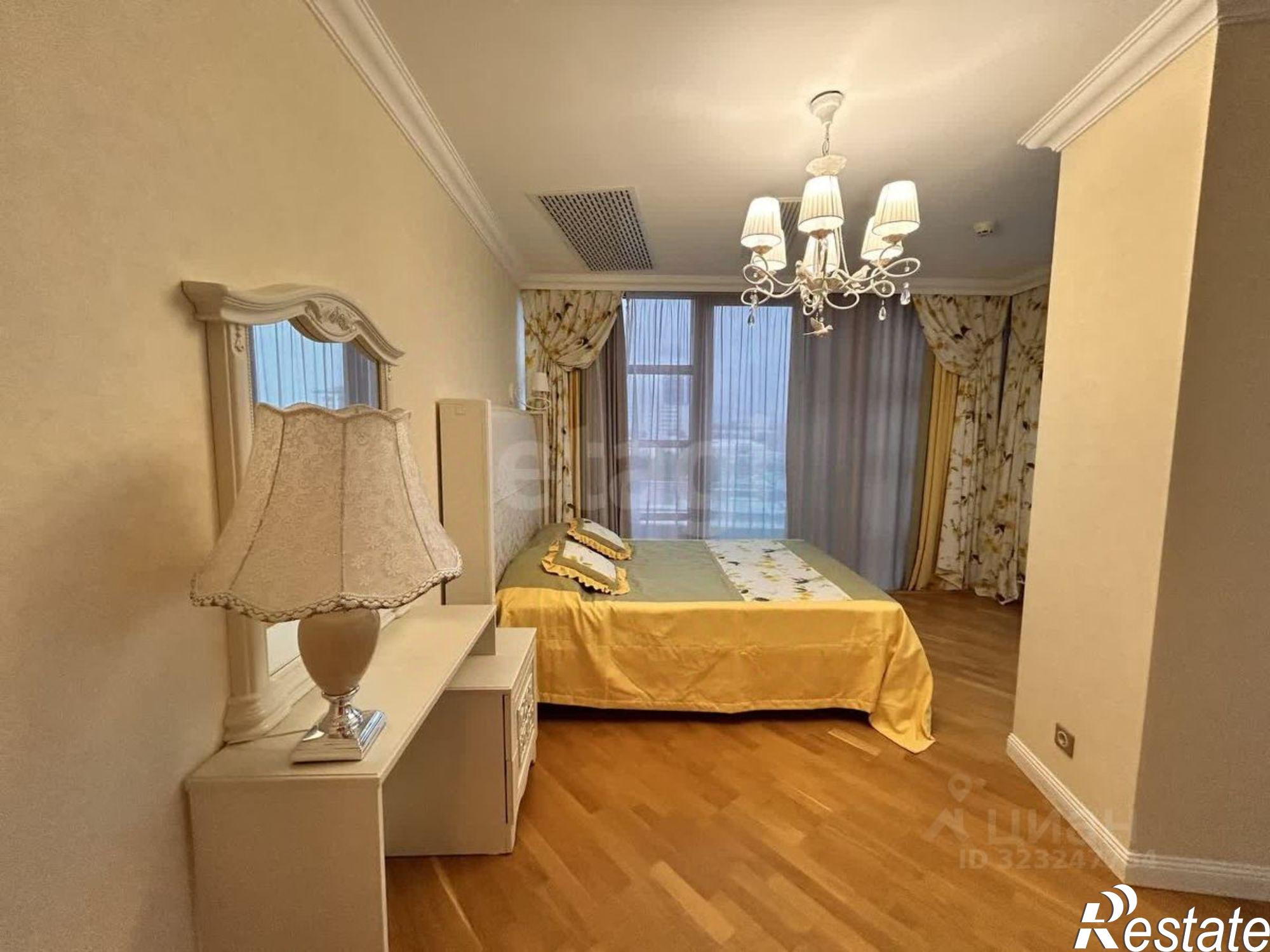 Сдать квартиру за 90 000 рублей на проспект Революции, 3