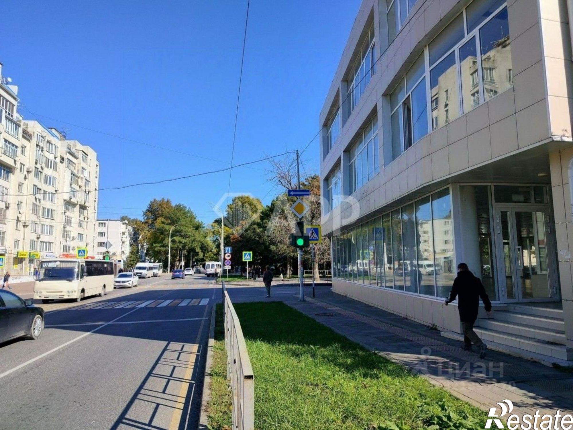 Сдать торговое помещение за 63 333 рублей на улица Краснозелёных