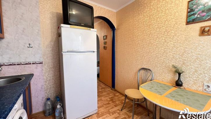 1-комн квартира 12-й микрорайон, 7