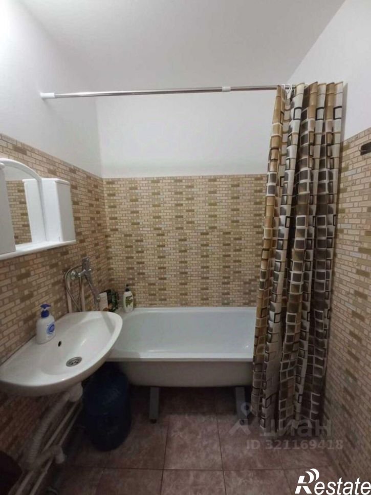 1-комн квартира ул Адмирала Пустошкина, 22 4,  д. 22 4,  к. 4