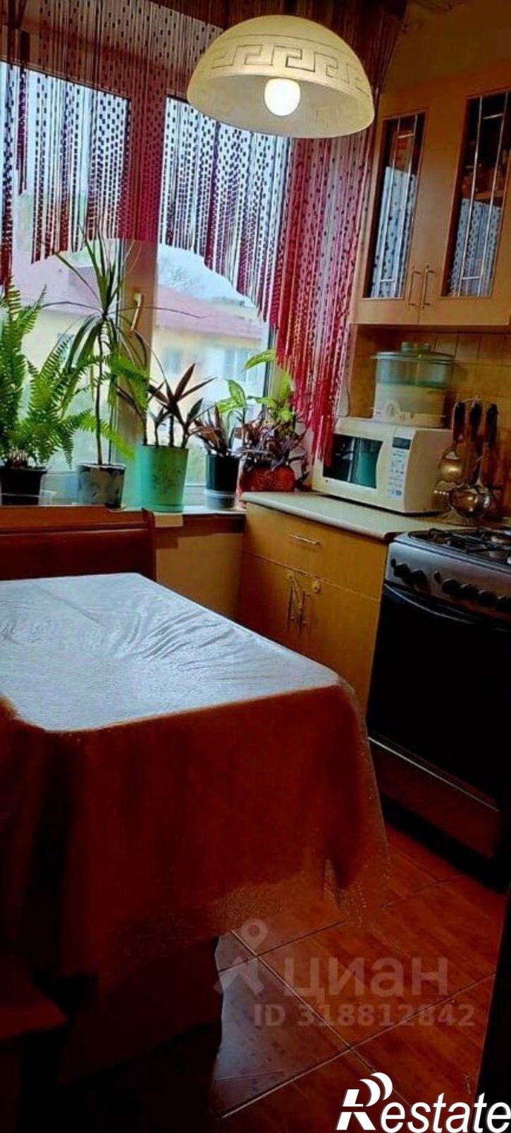 2-комн квартира 12-й микрорайон, 9