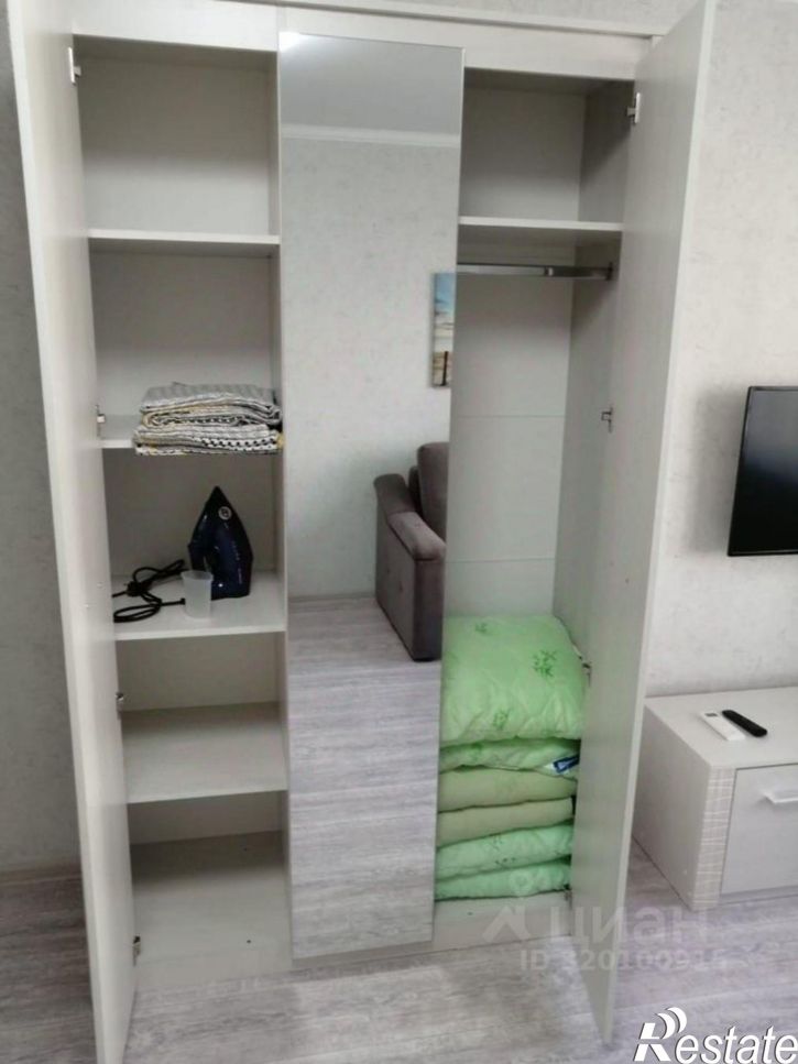 1-комн квартира улица Адмирала Пустошкина, 22 с10,  д. 22 с10