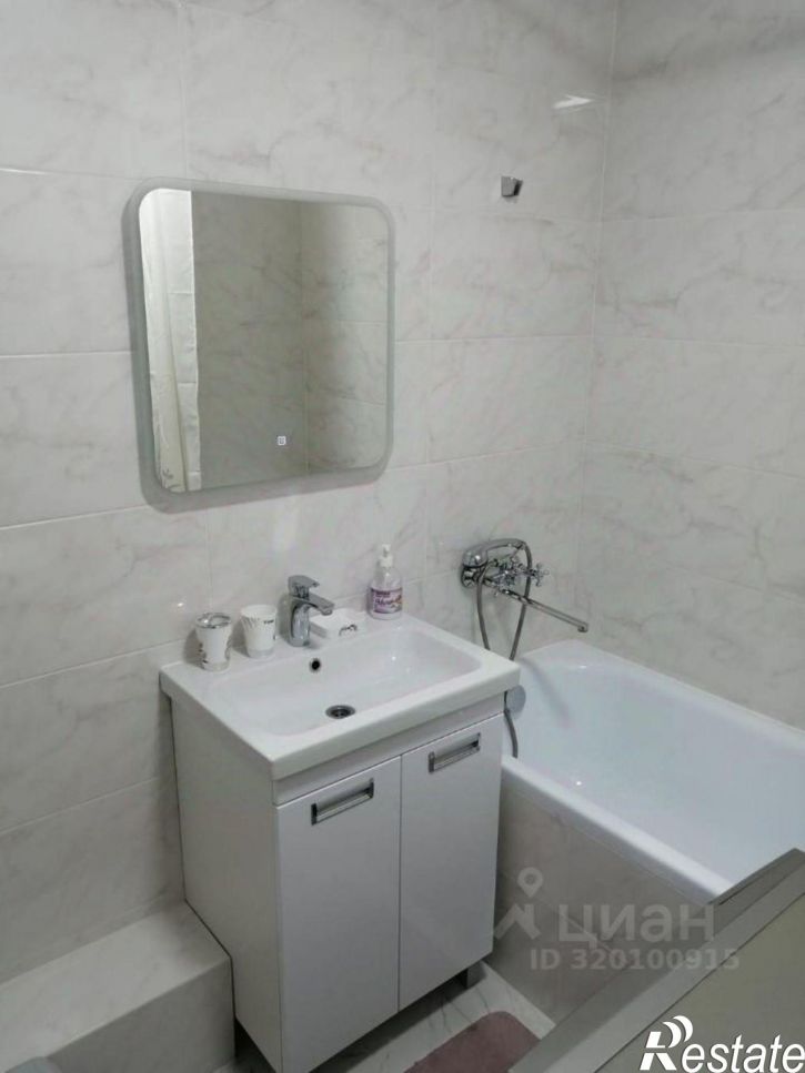 1-комн квартира улица Адмирала Пустошкина, 22 с10,  д. 22 с10