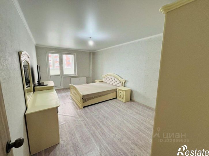 2-комн квартира улица Адмирала Пустошкина, 22 с10,  д. 22 с10