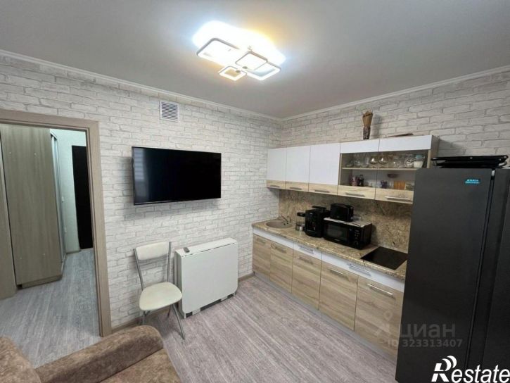 1-комн квартира улица Адмирала Пустошкина, 14,  д. 14