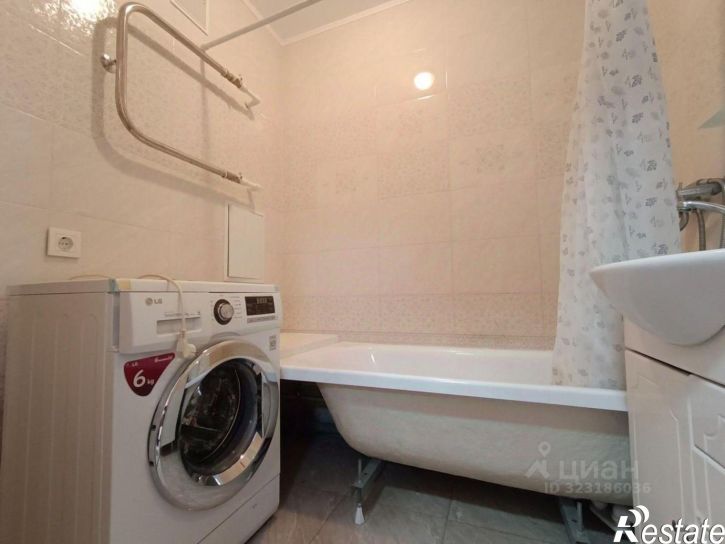 2-комн квартира улица Адмирала Пустошкина, 22 с3,  д. 22 с3