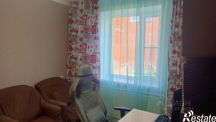 3-комн квартира улица Самбурова, 287,  д. 287