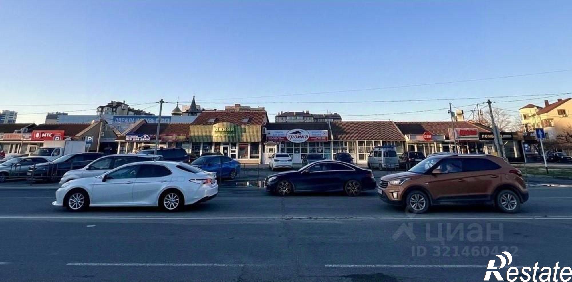 Купить торговое помещение за 6 300 010 рублей на ул Астраханская, 76