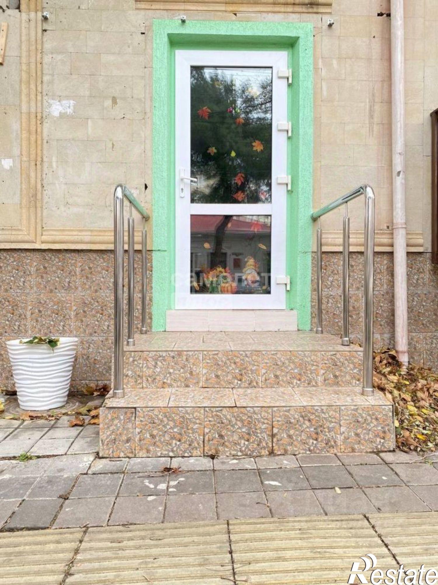 Купить помещение свободного назначения за 9 900 080 рублей на ул Крымская, 112