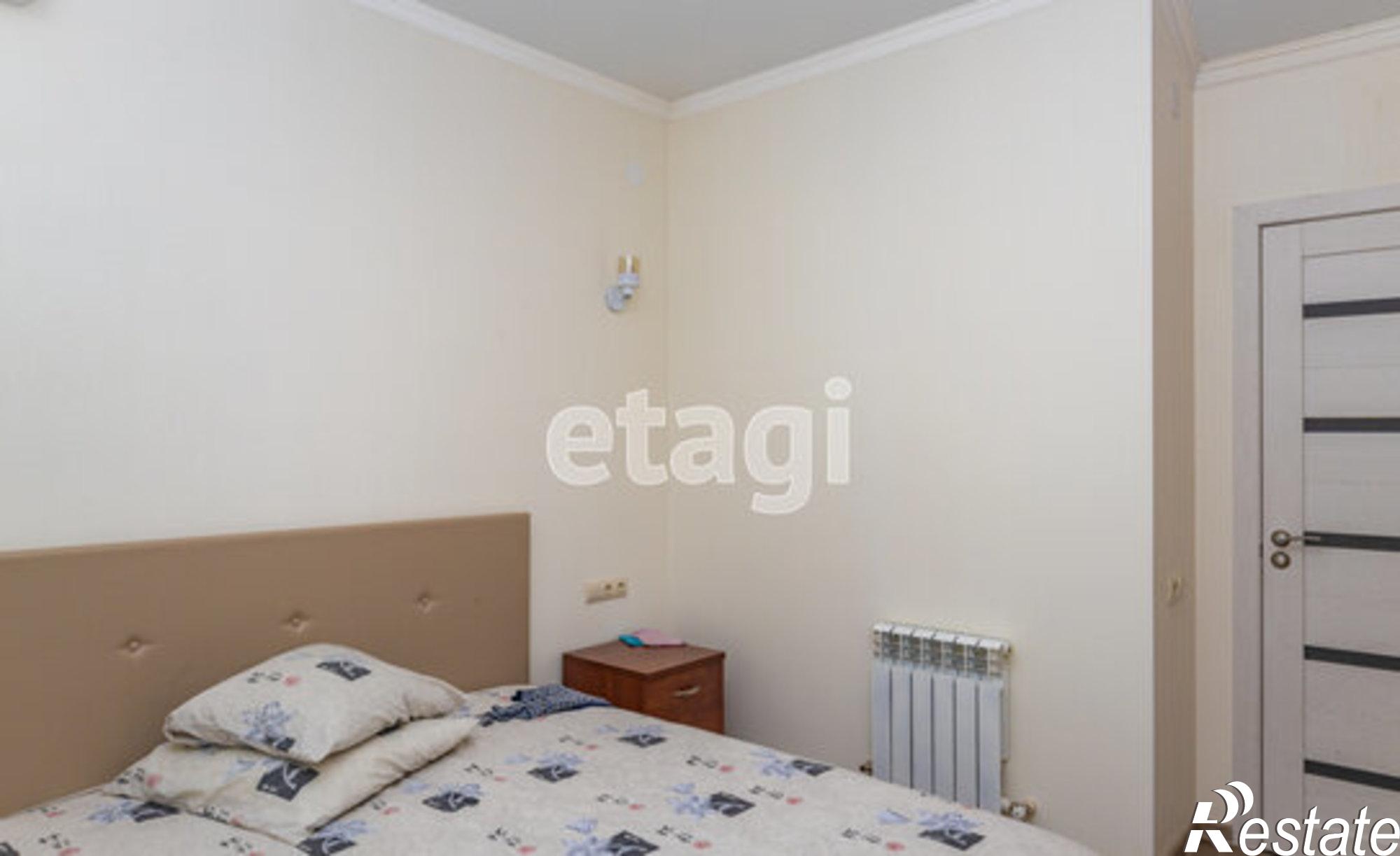 Купить квартиру за 10 000 000 рублей на Лазурная улица, 14