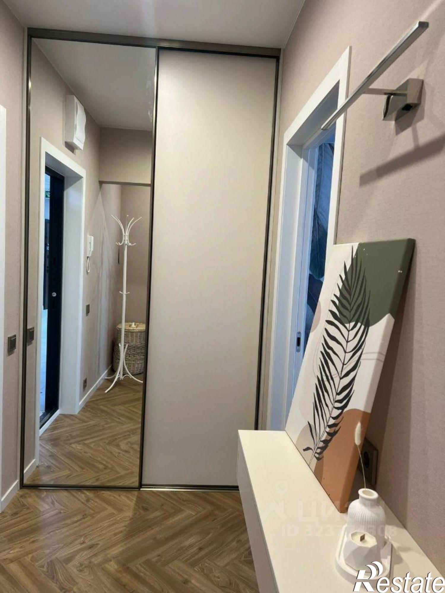 Купить квартиру за 10 200 000 рублей на ул Адмирала Пустошкина, 22 2