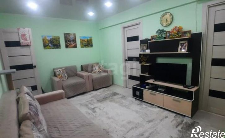 3-комн квартира 12-й микрорайон, 19