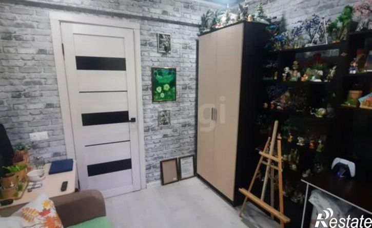 3-комн квартира 12-й микрорайон, 19