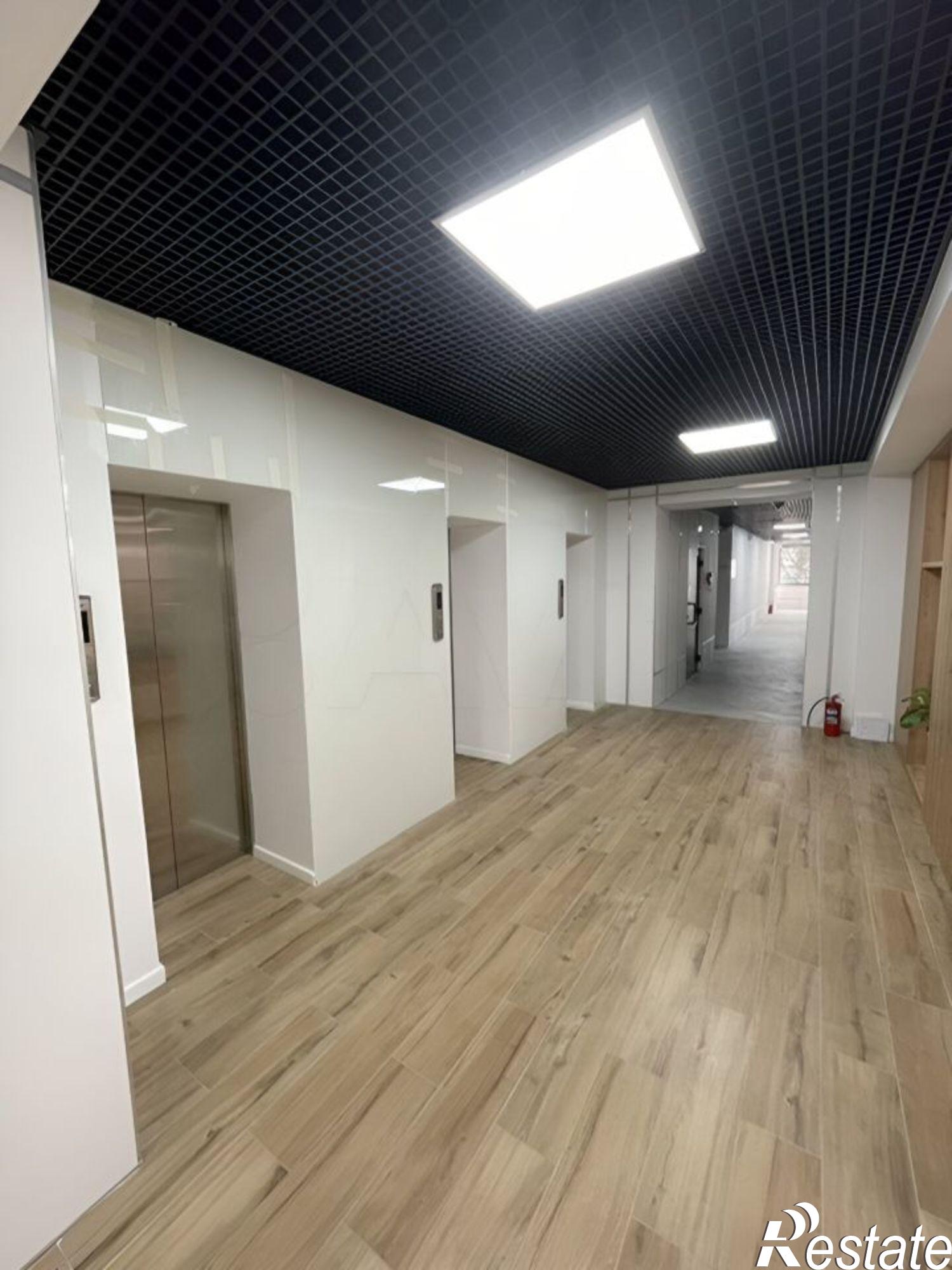 Купить квартиру за 6 800 000 рублей на Пионерский проспект, 20