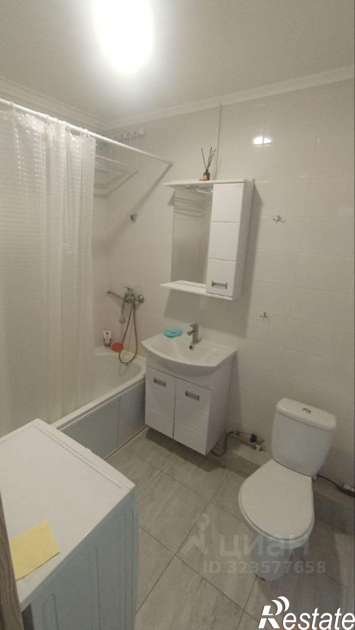 1-комн квартира улица Адмирала Пустошкина, 22 с1,  д. 22 с1