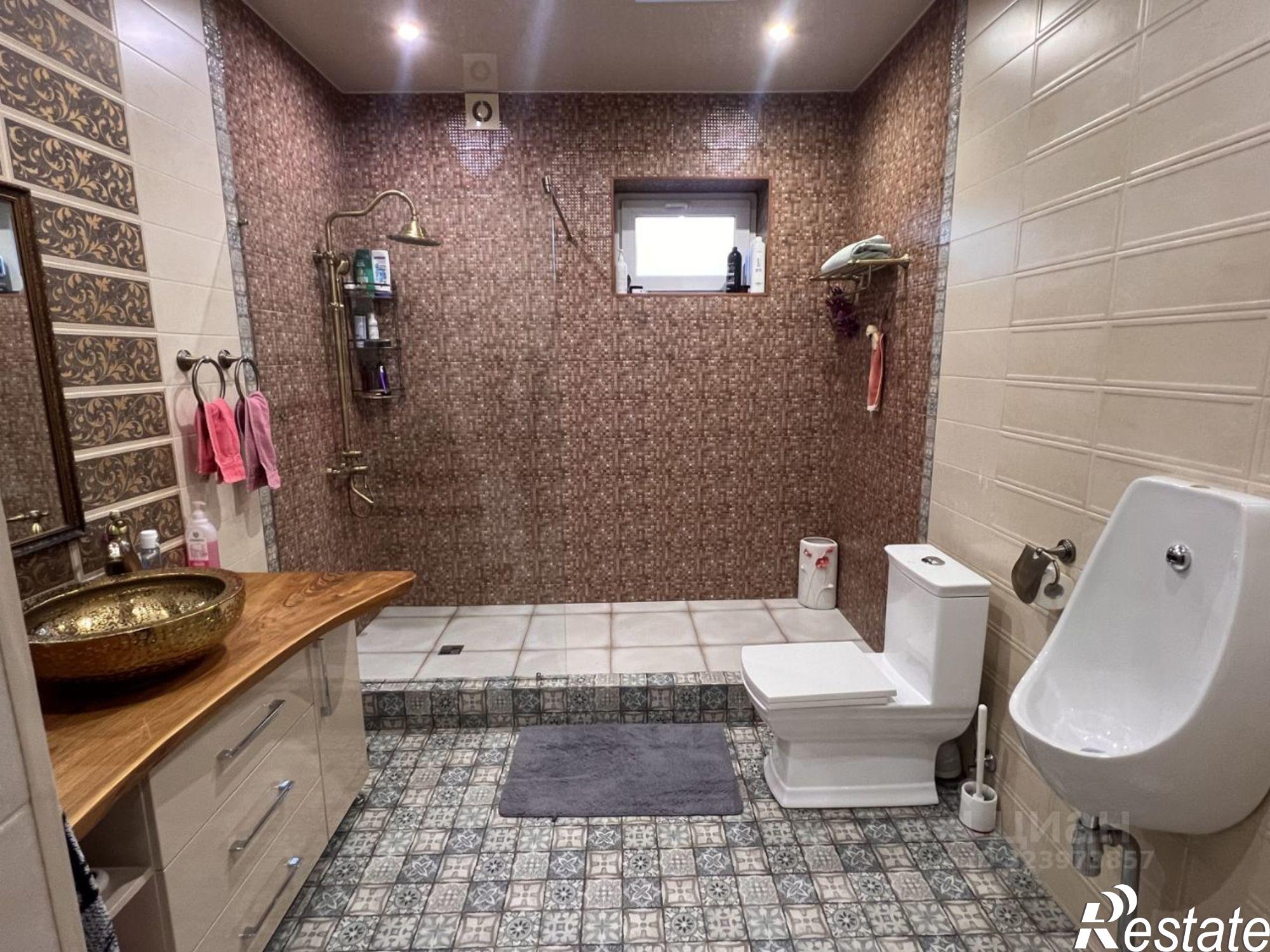 Купить дачу, дом, коттедж за 25 000 000 рублей на ул Весенняя, 33