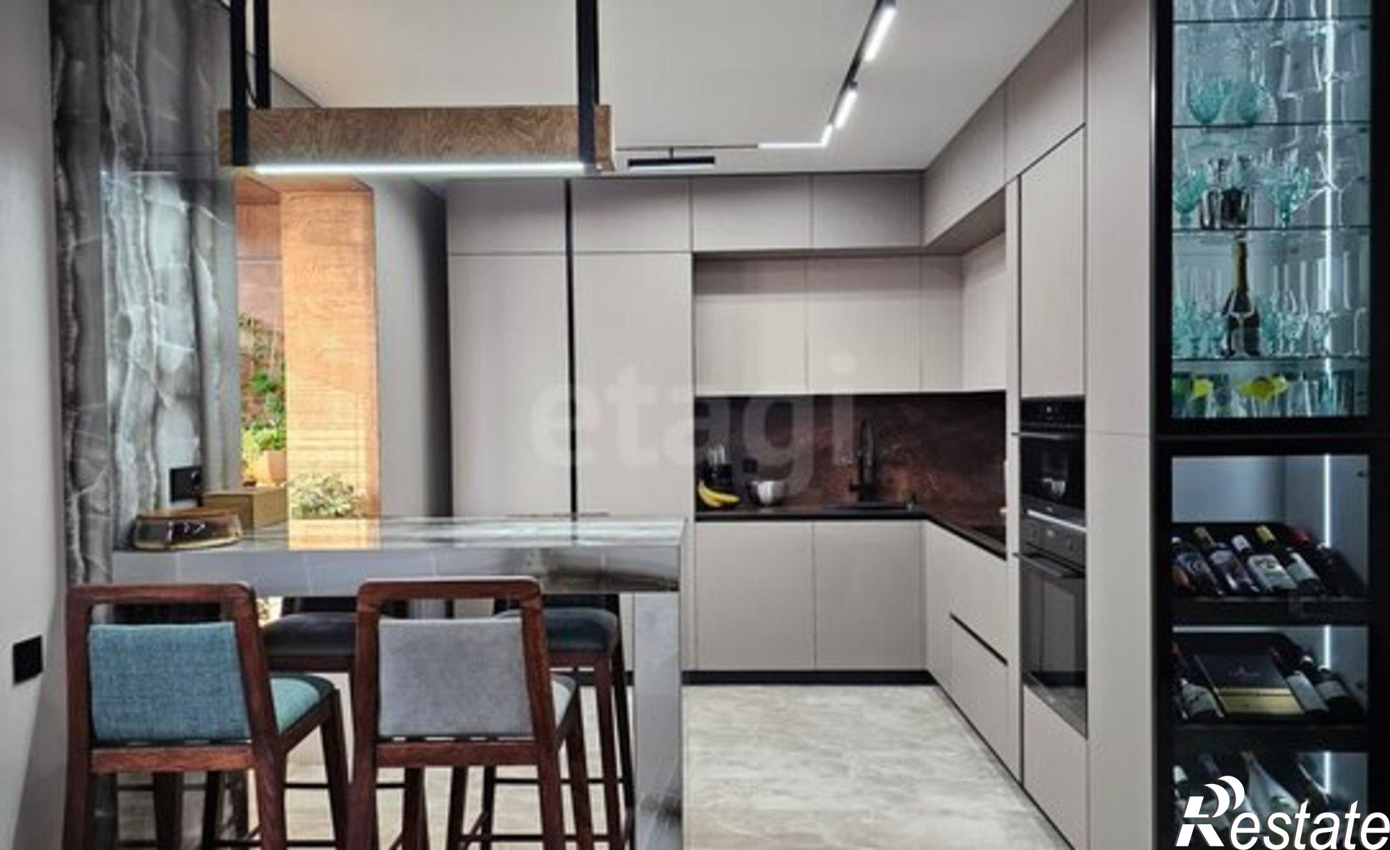 Купить квартиру за 35 000 000 рублей на Владимирская улица, 134