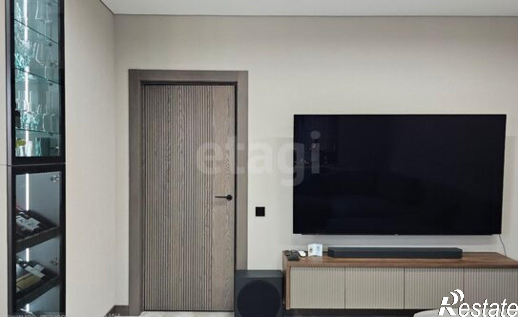 Купить квартиру за 35 000 000 рублей на Владимирская улица, 134