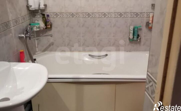 2-комн квартира улица Самбурова, 239,  д. 239