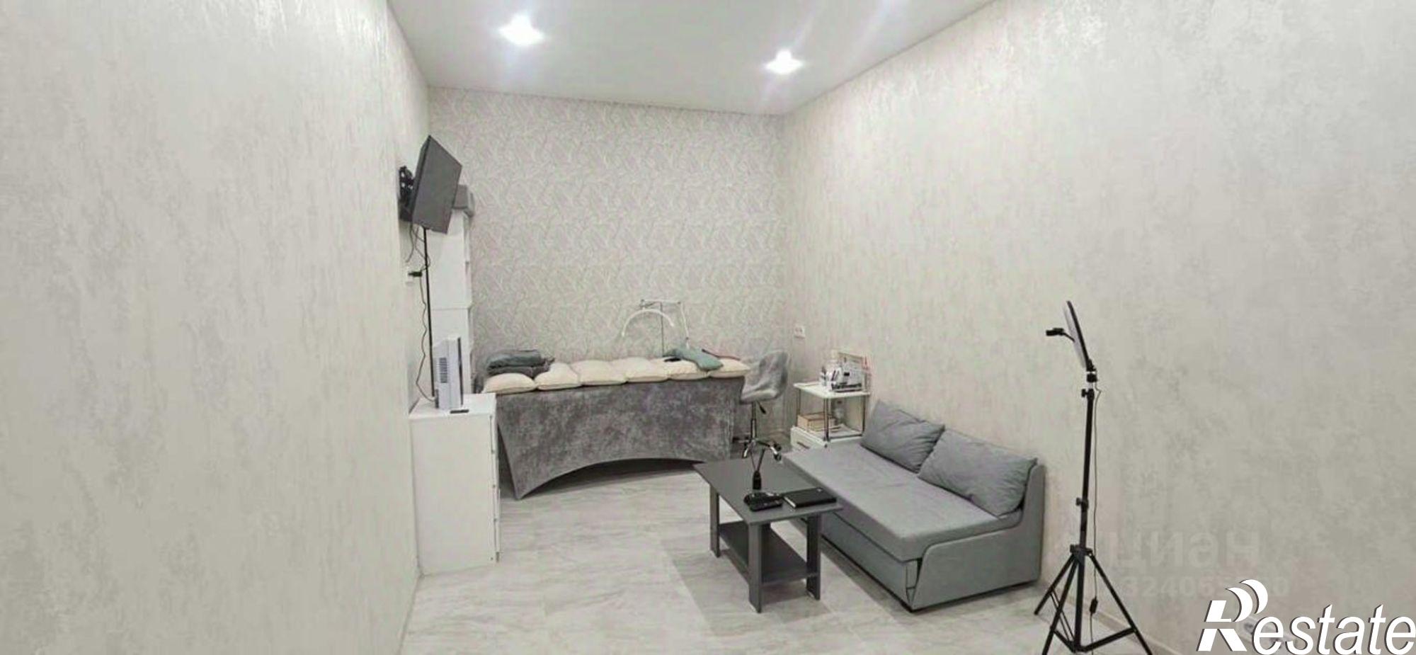 Купить помещение свободного назначения за 2 461 150 рублей на ул Ленина, 180А 1