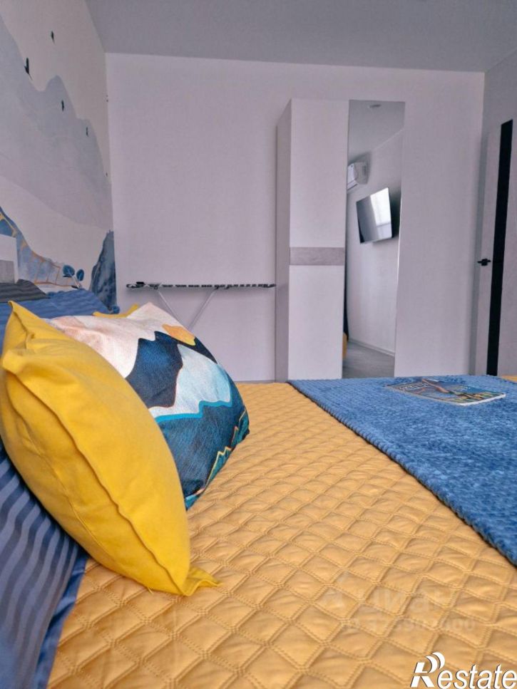 2-комн квартира улица Крылова, 13 к2,  д. 13 к2