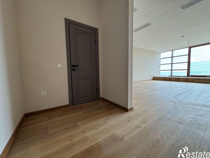 4-комн квартира проспект Революции, 3,  д. 3