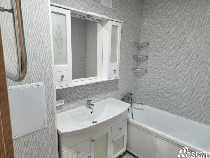 3-комн квартира улица Адмирала Пустошкина, 22 с10,  д. 22 с10