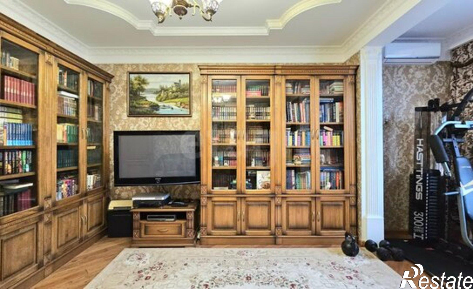 Купить квартиру за 35 000 000 рублей на ул Астраханская, 24