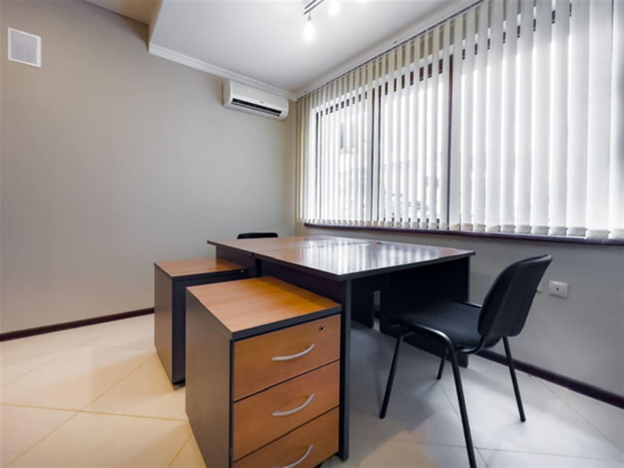 Сдать офис, помещение под офис за 90 000 рублей на ул 40 лет Победы, д. 3 стр 23