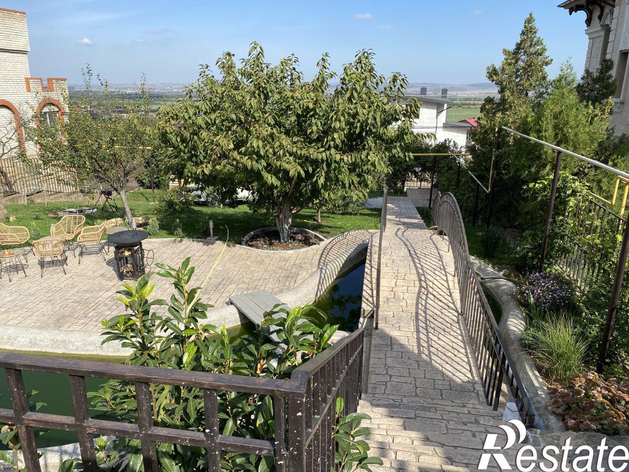 Купить дачу, дом, коттедж за 90 000 000 рублей на Супсех село, ул. Советская