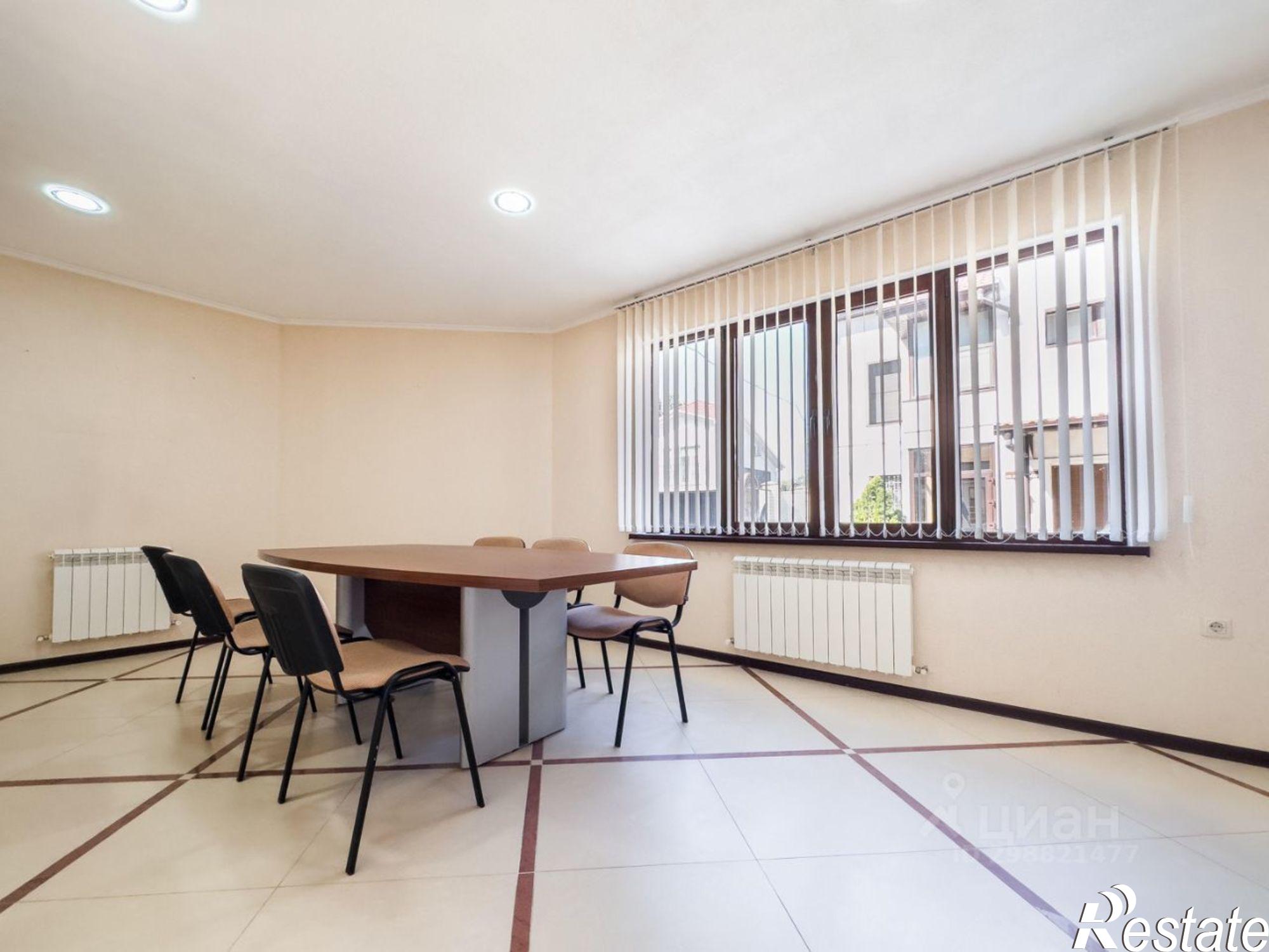 Сдать офис, помещение под офис за 90 000 рублей на улица 40 лет Победы, 114