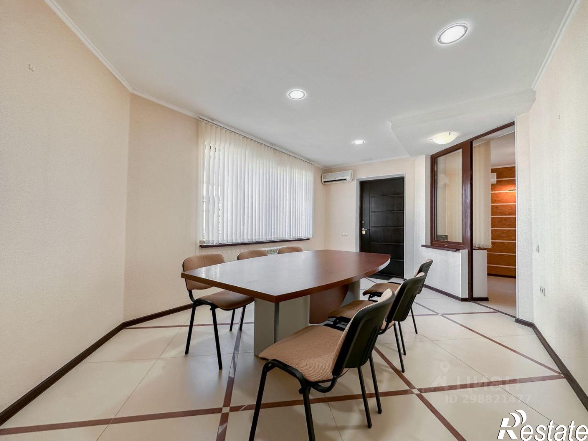 Сдать офис, помещение под офис за 90 000 рублей на улица 40 лет Победы, 114