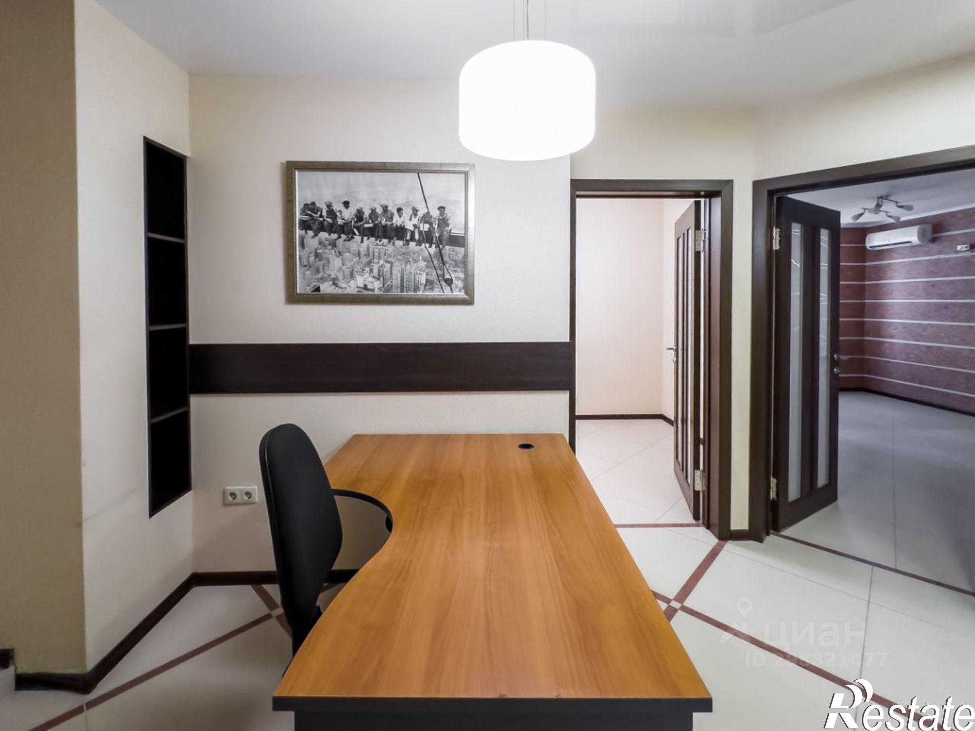 Сдать офис, помещение под офис за 90 000 рублей на улица 40 лет Победы, 114