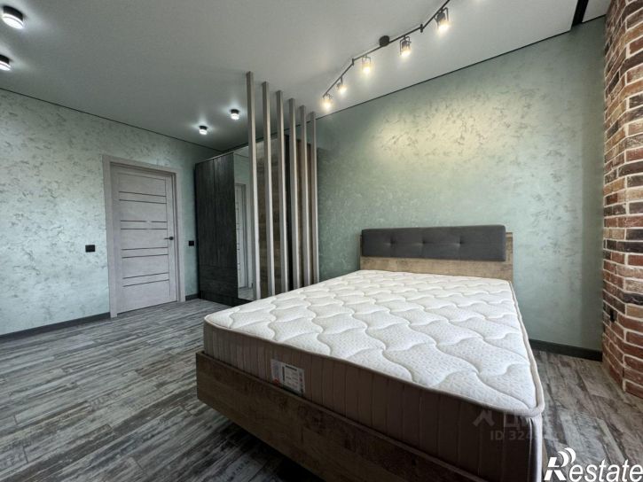 2-комн квартира улица Крылова, 13 к1,  д. 13 к1