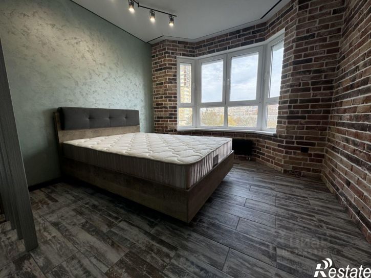 2-комн квартира улица Крылова, 13 к1,  д. 13 к1