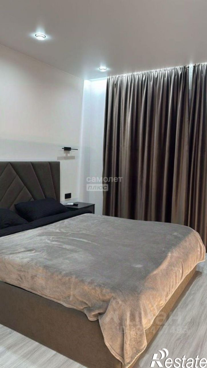 2-комн квартира улица Крылова, 13 к1,  д. 13 к1