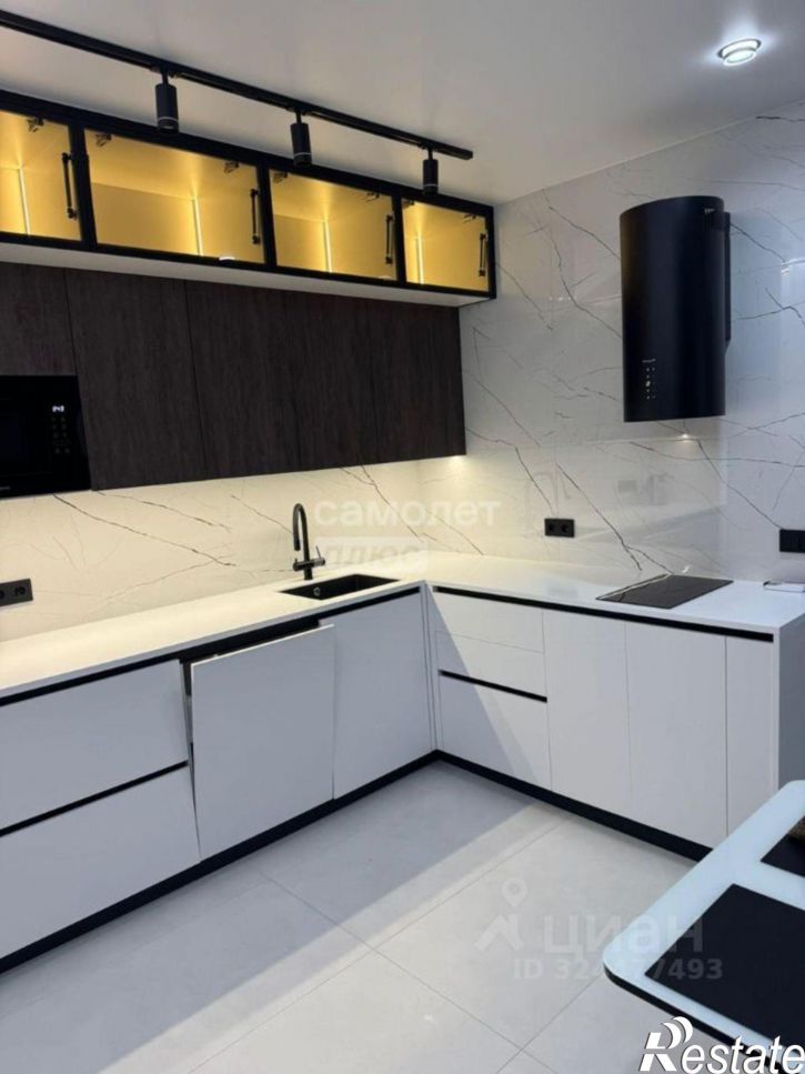 2-комн квартира улица Крылова, 13 к1,  д. 13 к1