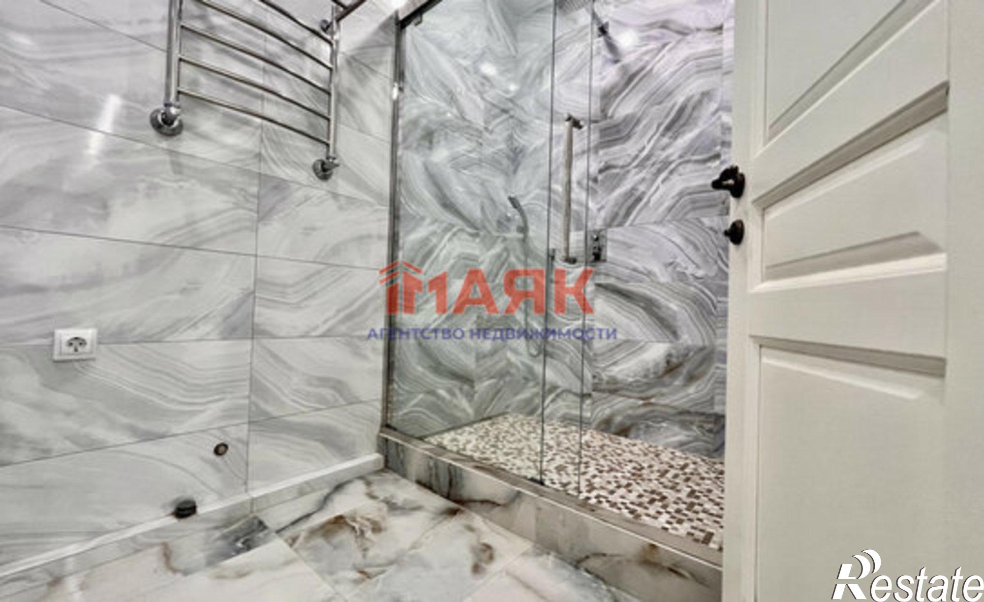 Купить квартиру за 10 500 000 рублей на Лазурная улица, 10 к2