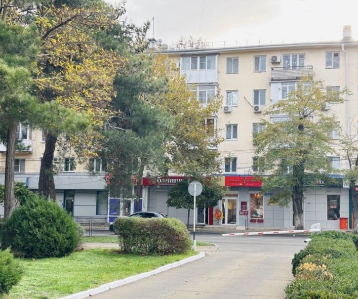 3-комн квартира Крымская улица, 128