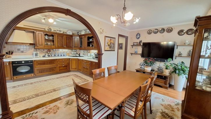 4-комн квартира улица Ленина, 161Б