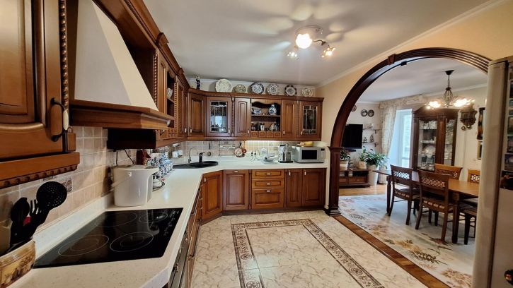 4-комн квартира улица Ленина, 161Б