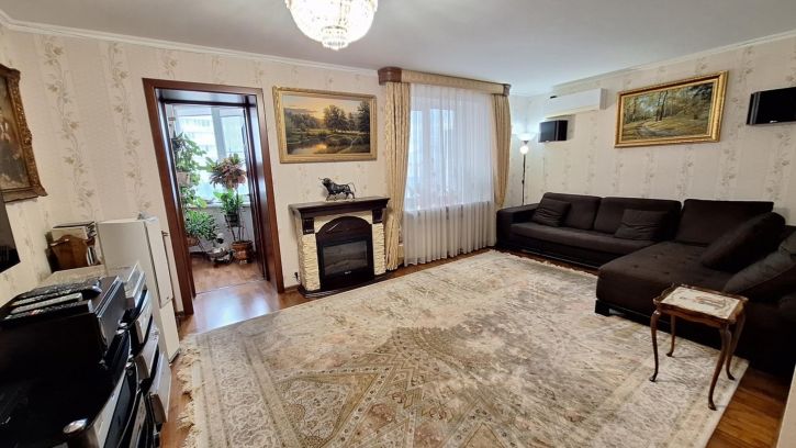 4-комн квартира улица Ленина, 161Б
