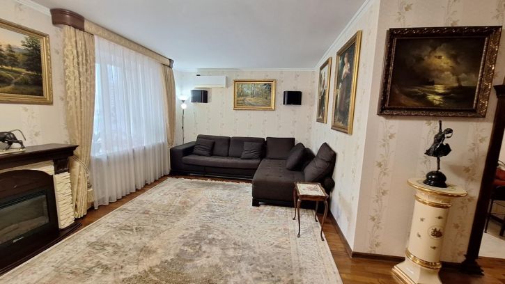 4-комн квартира улица Ленина, 161Б
