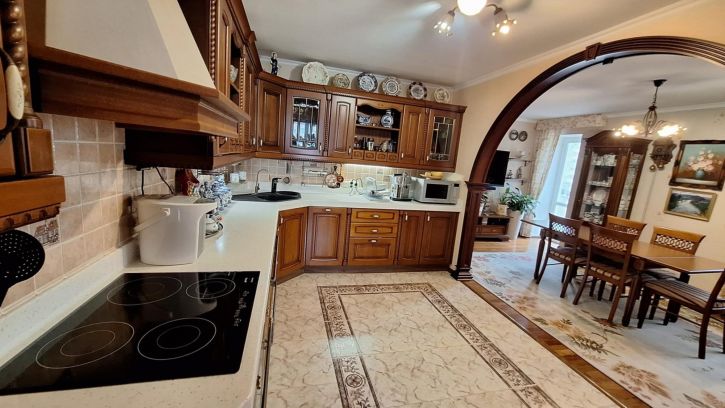 4-комн квартира улица Ленина, 161Б
